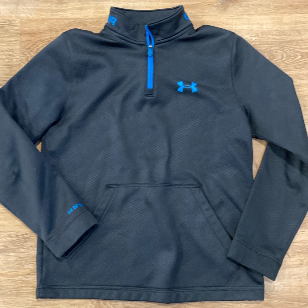 Under Armour cold gear half zip sweatshirt boys large